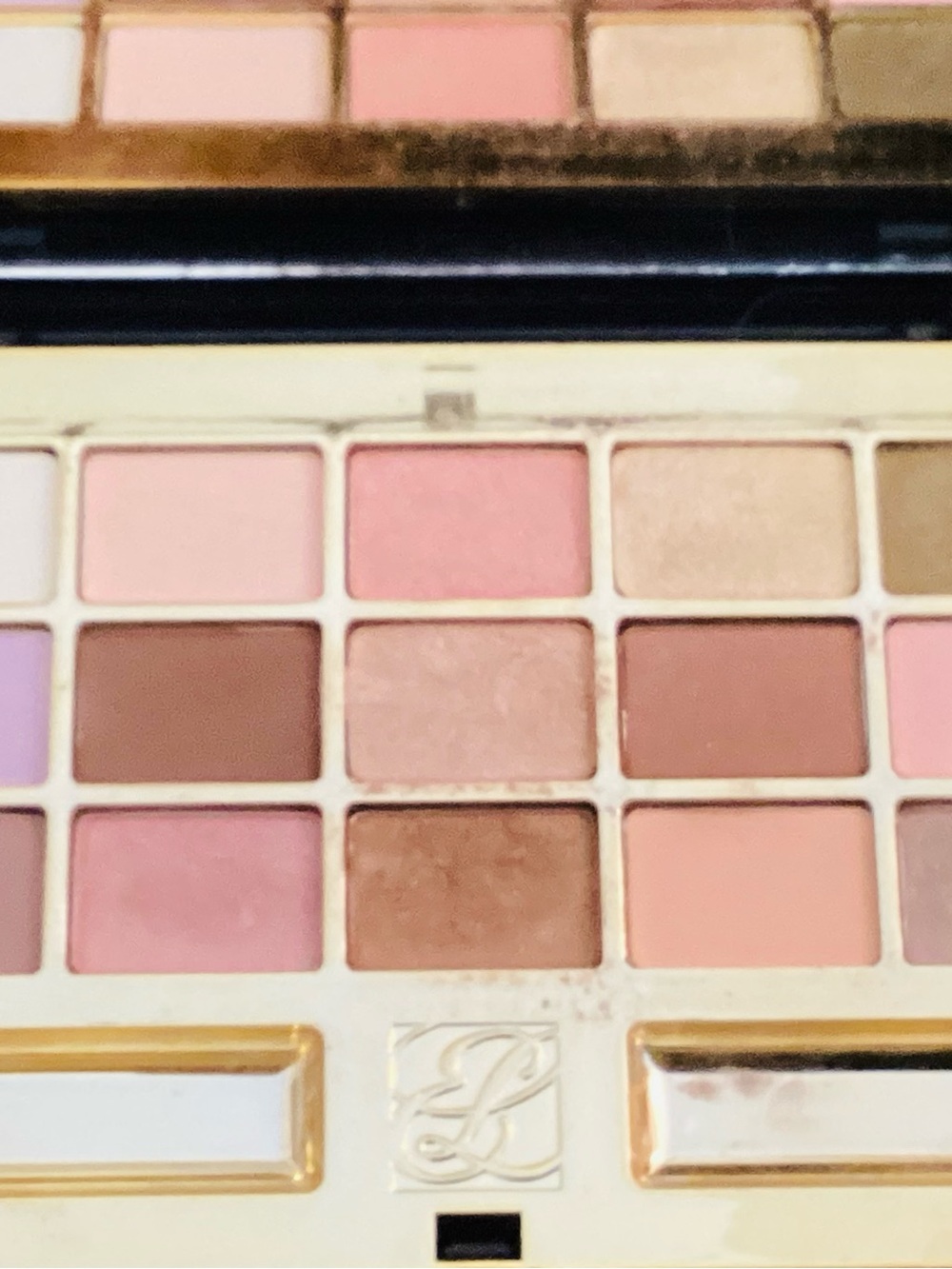 Estee Lauder Vintage Sought After Ombré Eyeshadow Palette 15 shades